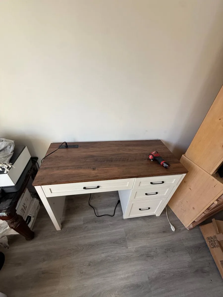 From Flat-Pack Chaos to Finished Furniture: A Grindlex Assembly Job